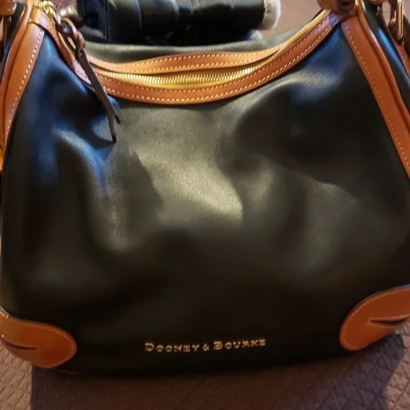 Dooney & Bourke black hobo shoulder bag.. EXCELLENT! - Picture 6 of 16